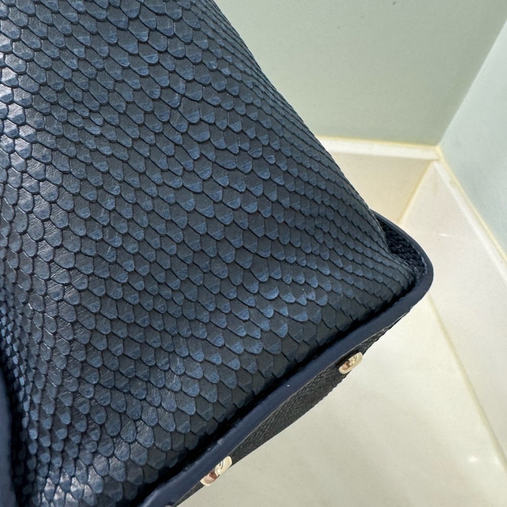 Like new Navy Kate Spade Tote with denim interior - Picture 2 of 7